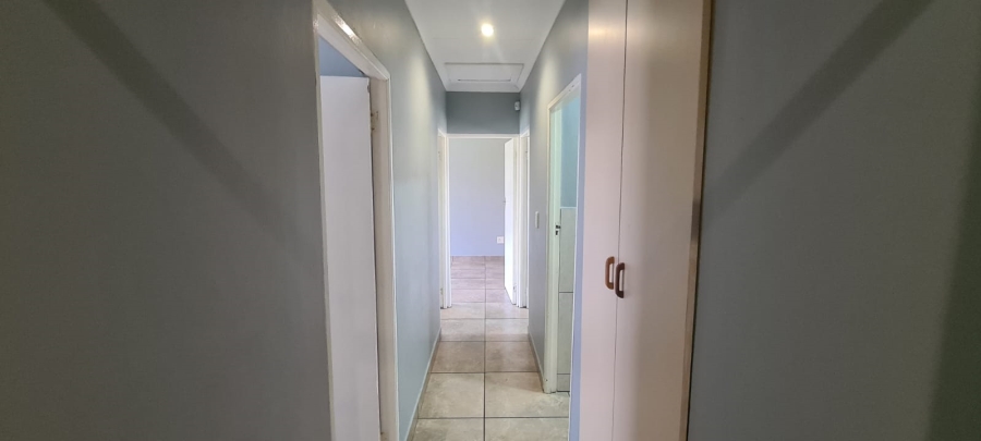 4 Bedroom Property for Sale in Fraaiuitsig Western Cape